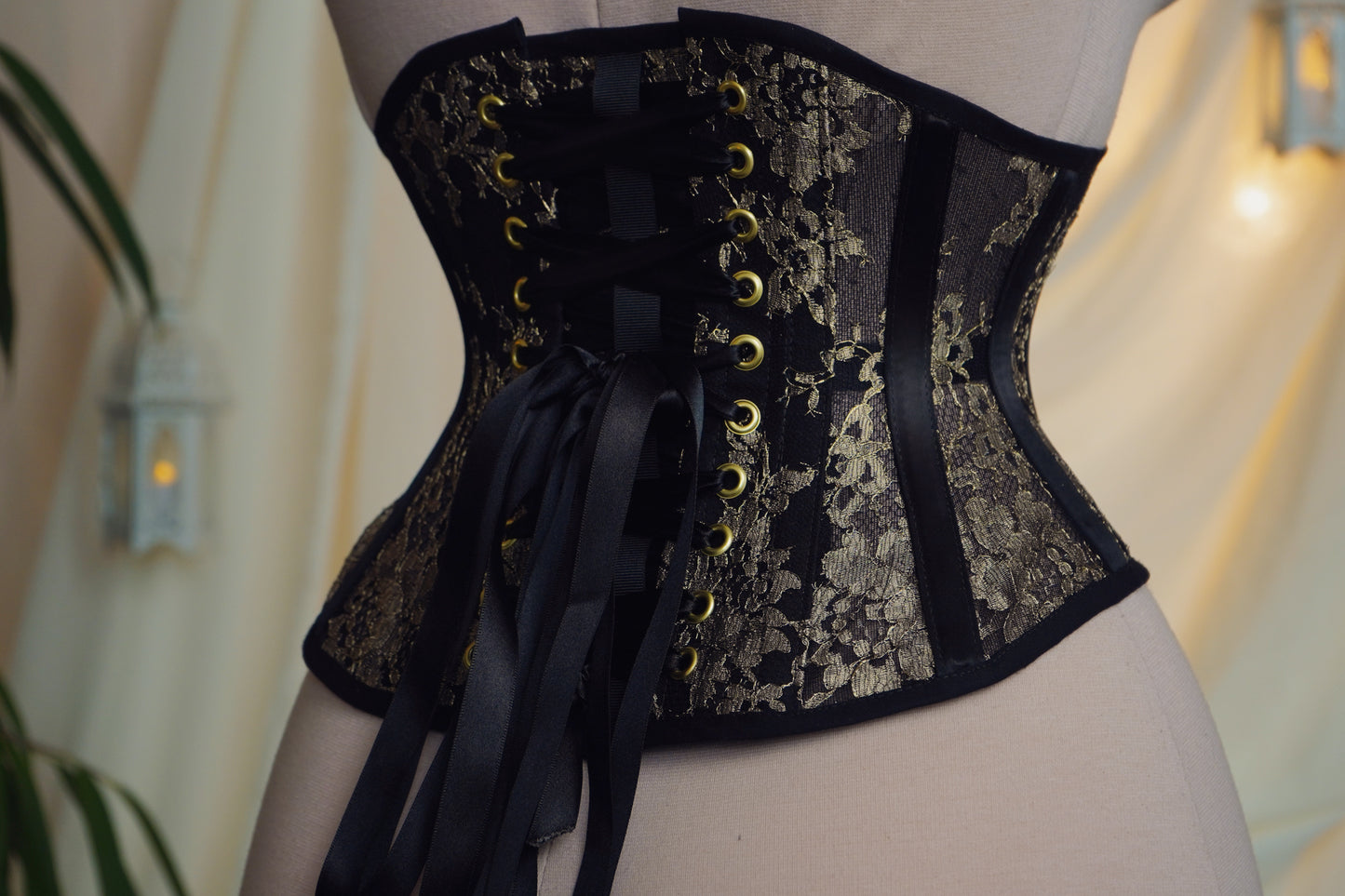 Aneira Lace Waspie "Aur"