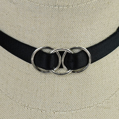 Telyn choker with silver triple interlocking rings