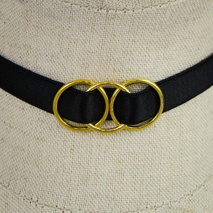 Telyn choker with gold triple interlocking rings in close up